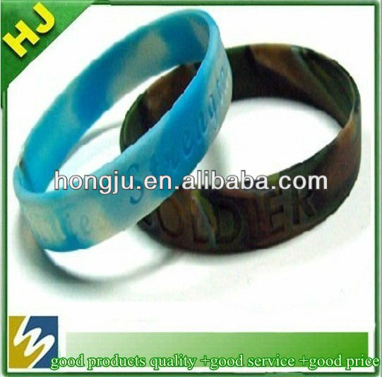 2013 fashion football silicone bracelets