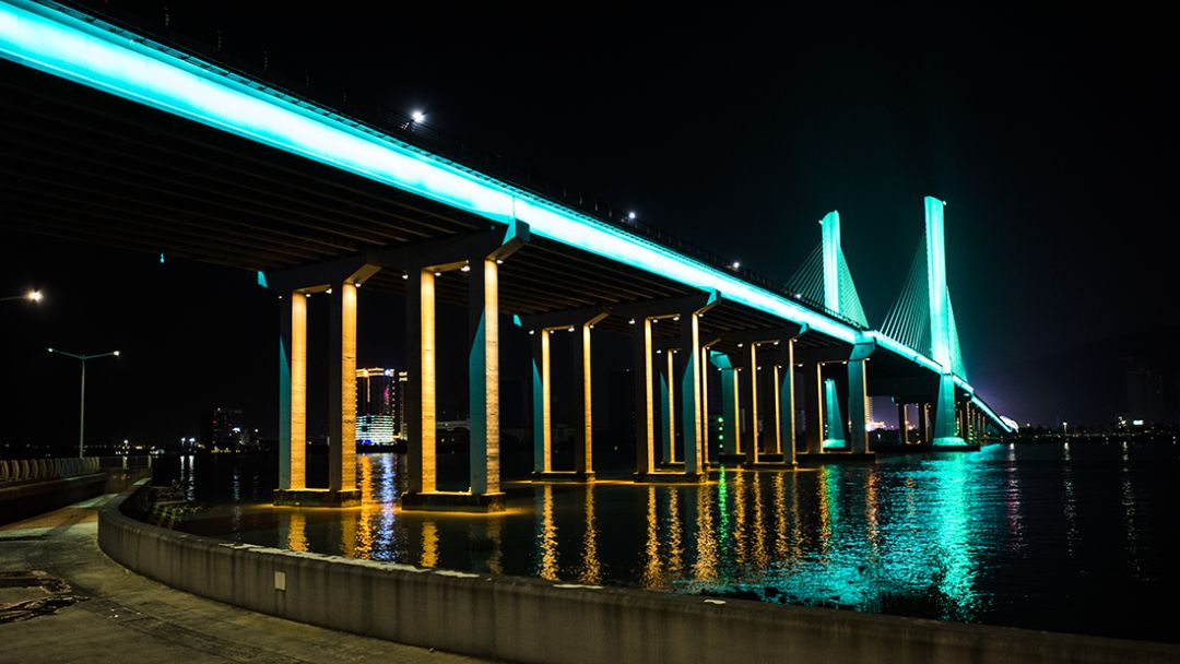 Hengqin Bridge - LED linear light, LED floodlight - Shone Lighting
