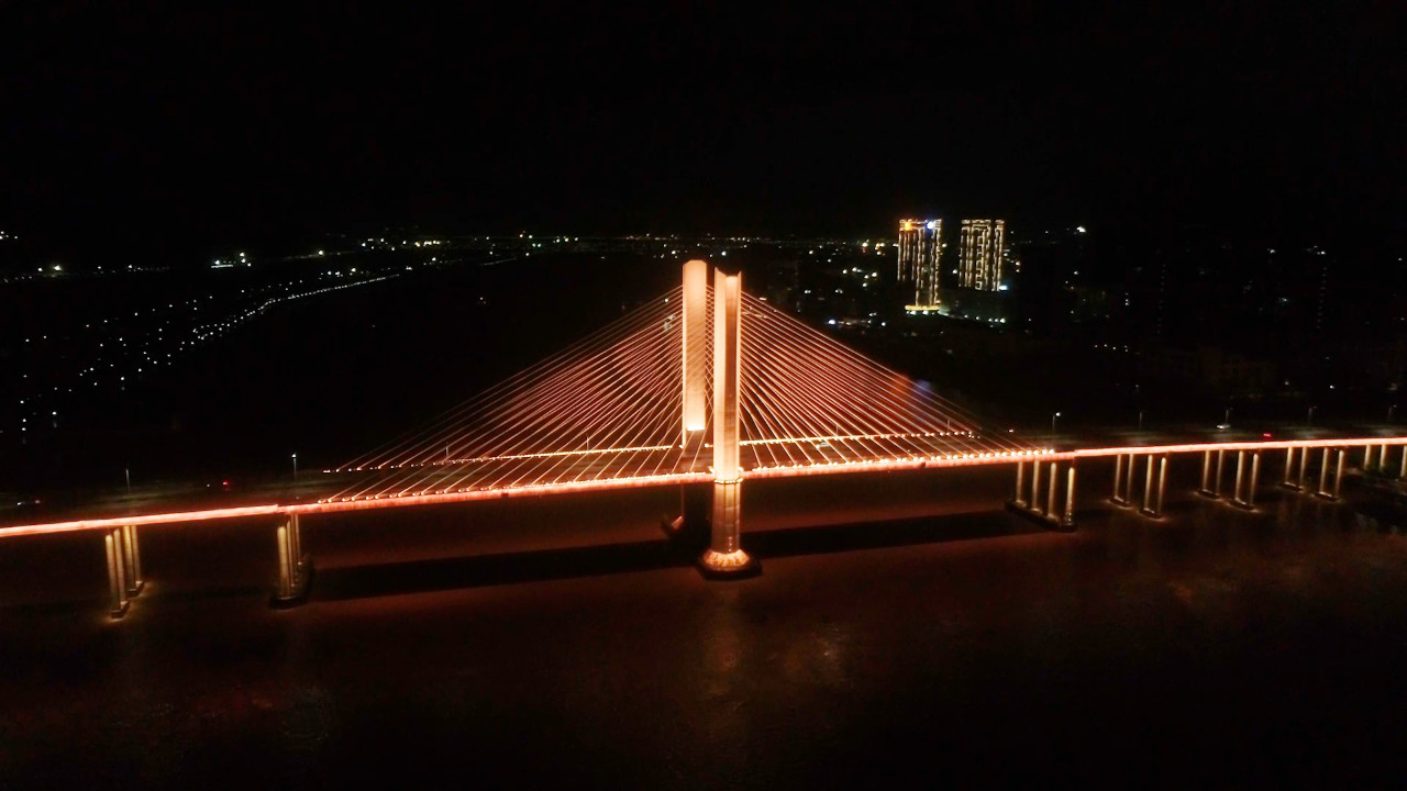 Hengqin Bridge - LED linear light, LED floodlight - Shone Lighting