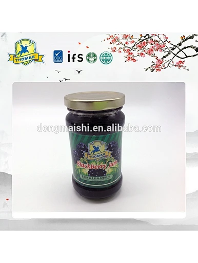 Confiture de fruits de mûre en conserve