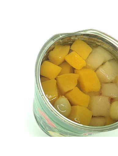 Gros Cocktail de fruits en conserve de haute qualité en salade au sirop
