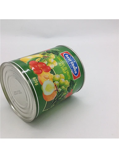 Gros Cocktail de fruits tropicaux en conserve de haute qualité dans la tasse