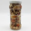 Champignon entier frais dans un bocal en verre