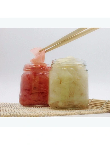 Sucré et vinaigre sushi gingembre dans un bocal en verre