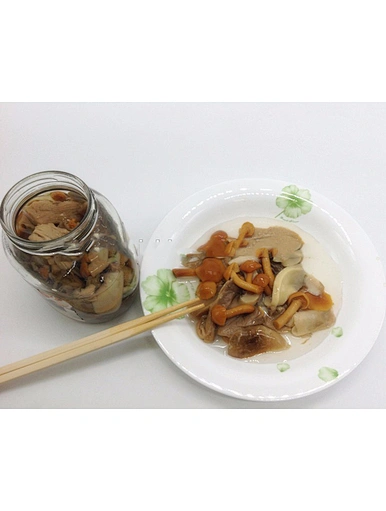 canned straw mushroom