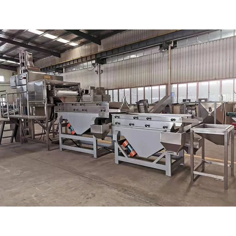 Peanut crushing machine