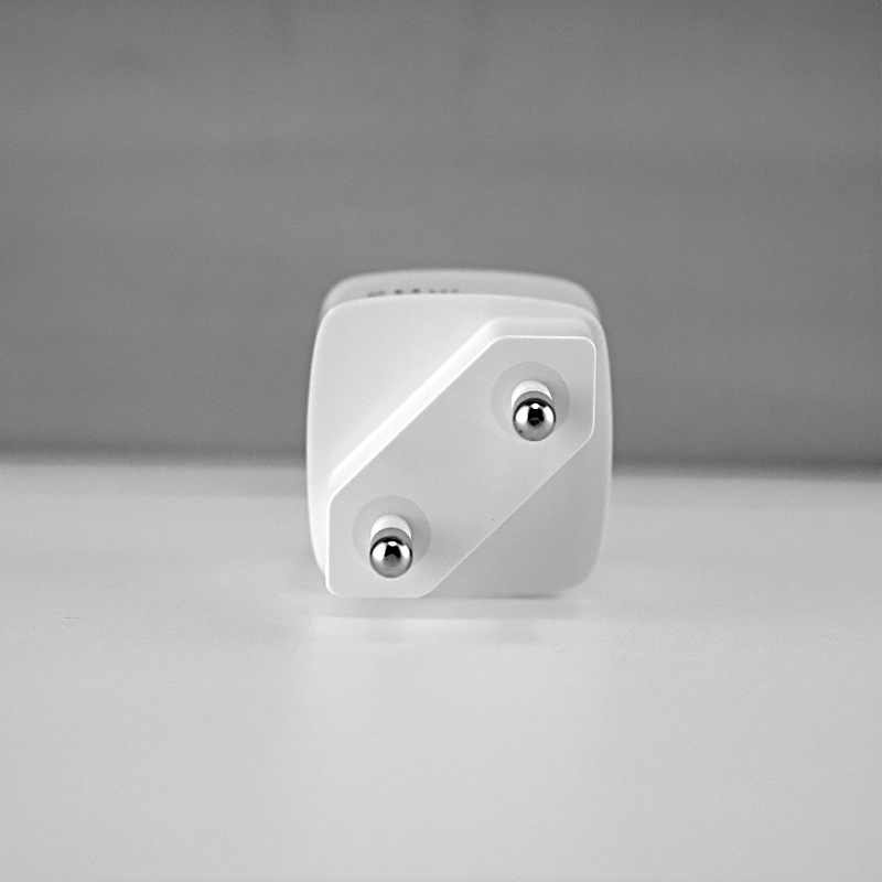 Fast Charging Power adapter 30W White   European standard