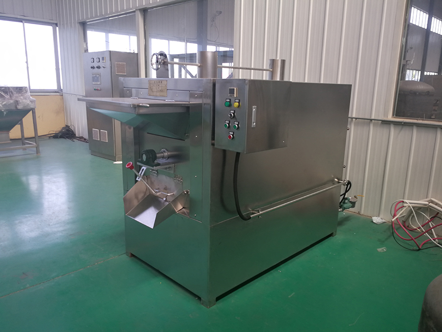 Batch type nuts roaster