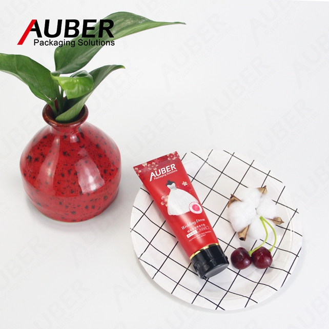 Dream Wedding Red Plastic Laminted Tube