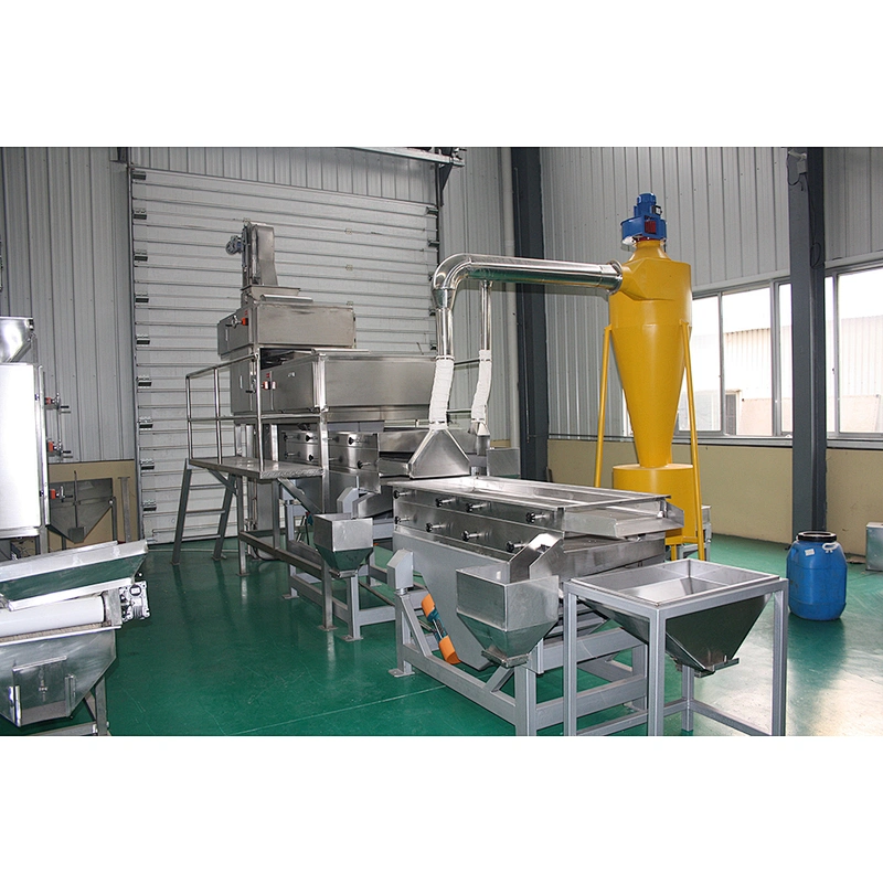 Peanut crushing machine