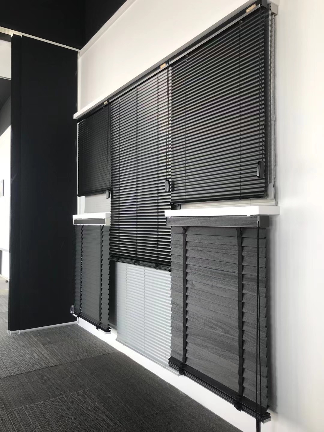 Venetian blind