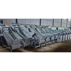 Tea leaf conveyor