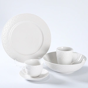 EMBOSSED DINNER SET