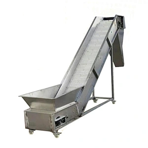 Tea leaf conveyor