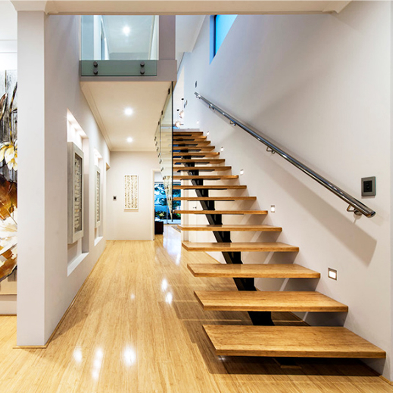 Peldaños de escalera de madera y sistema de barandilla de escalera de vidrio