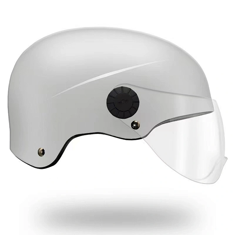Helm mit doppeltem Objektiv