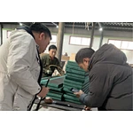 Customers come to our factory