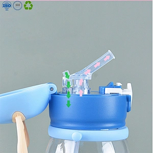 kids drinking bottle
