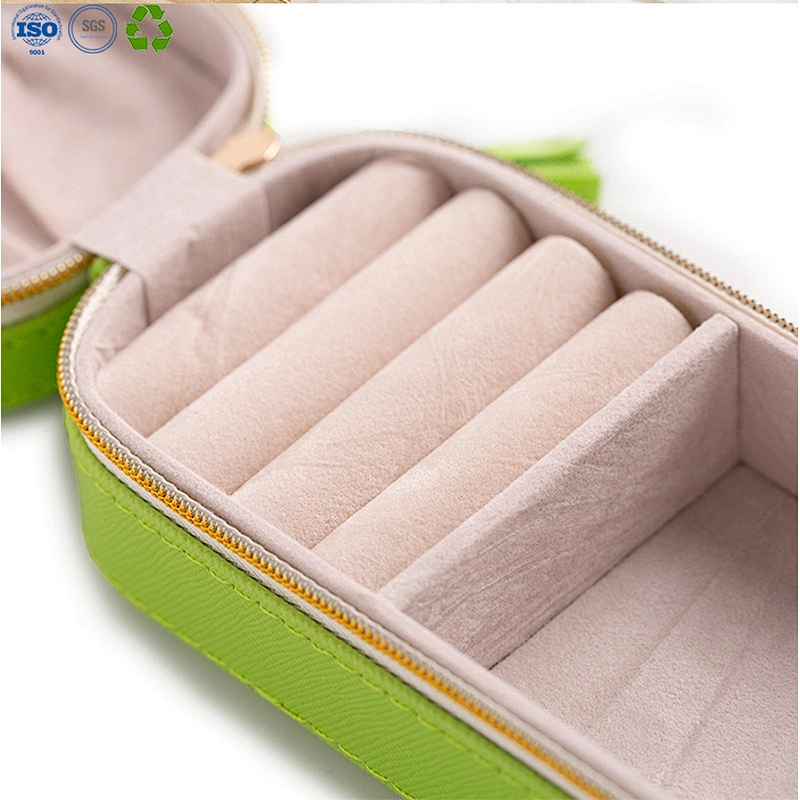 Travel jewelry case