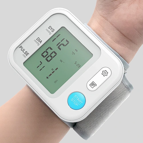 Intelligent electronic blood pressure meter Home wrist type electronic blood pressure meter