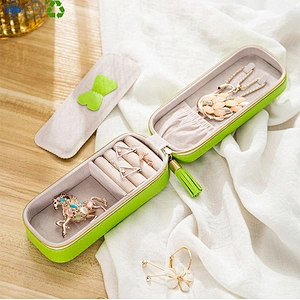 Travel jewelry case