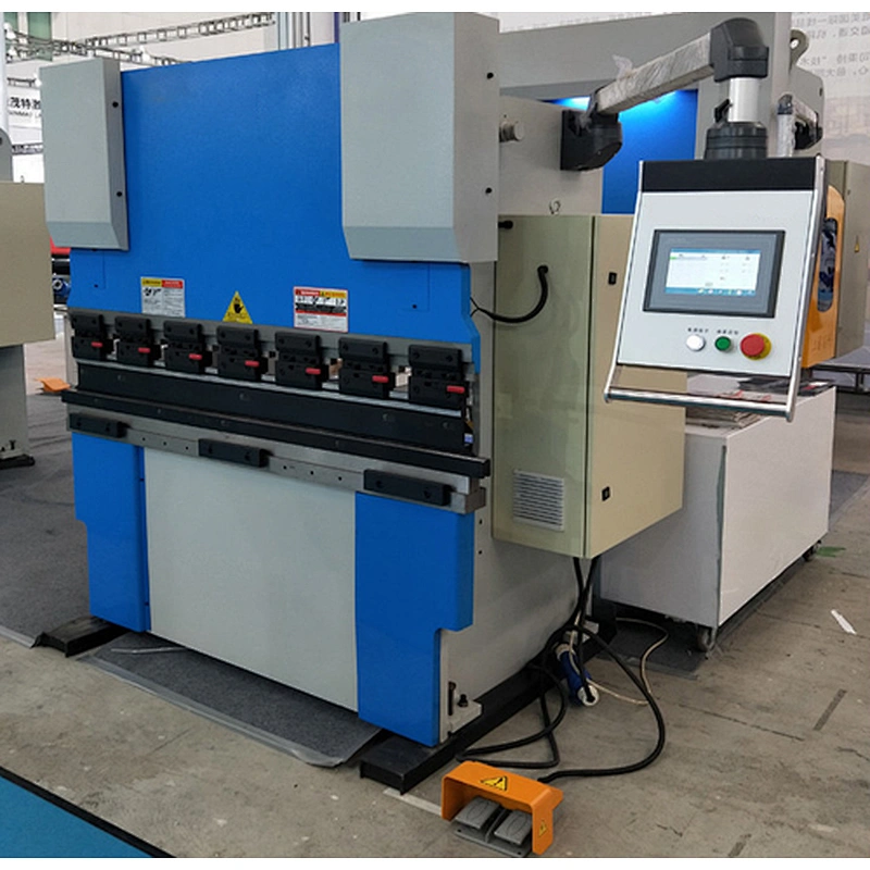 Sheet bending machine for metal