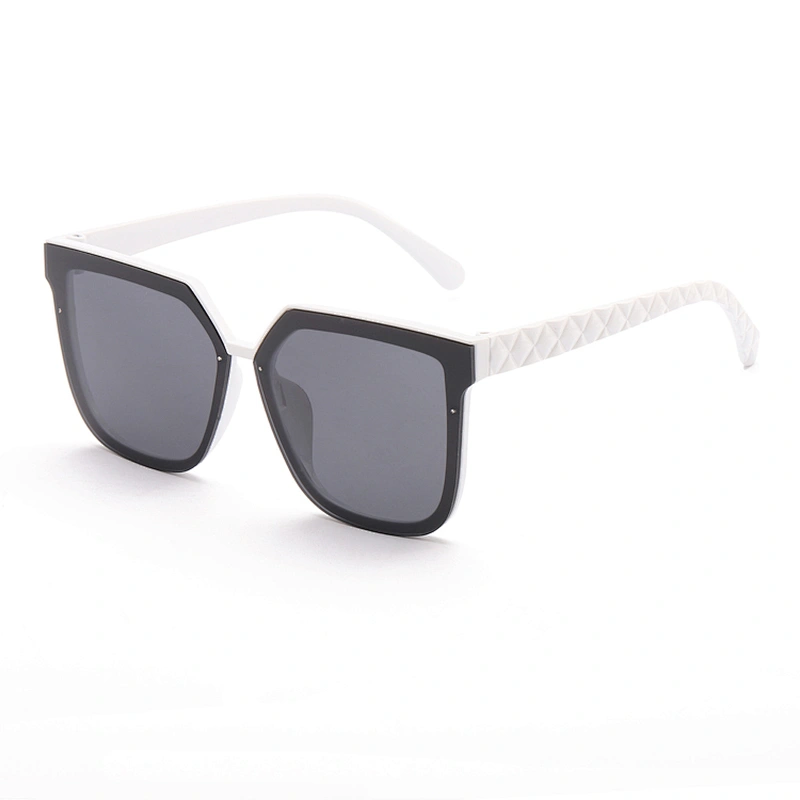 2021 Vintage Retro Style 8 Colors Big Square Crystal Gradient Feeling Full Rim Diamond Cut Sunglasses