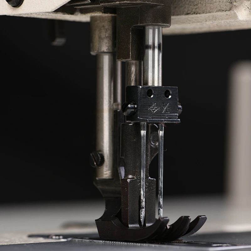 KL-20618-2-4D Computerized Compound Feed Double Needle Lockstitch Walking Foot