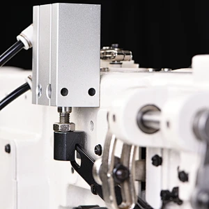 KL-20618-2-4D Computerized Compound Feed Double Needle Lockstitch Walking Foot