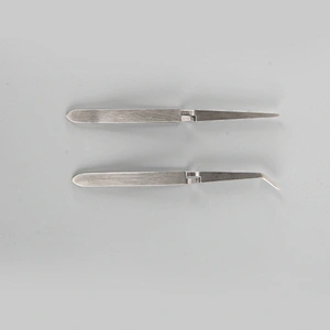 Tweezers