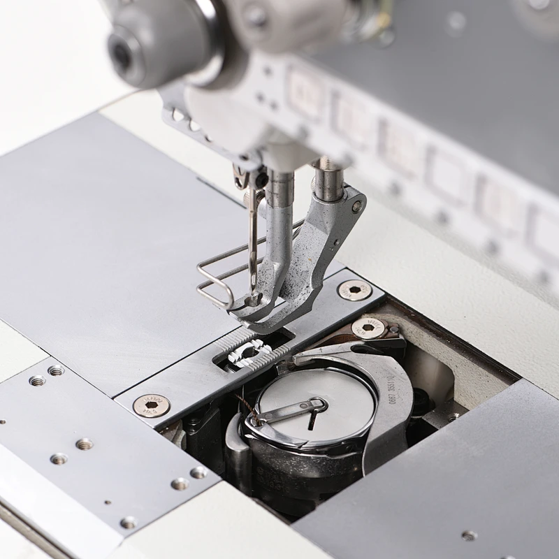 KL-867-111132K  Single Needle Computerized Super Thick Material Compound Feed Walking Foot Lockstitch