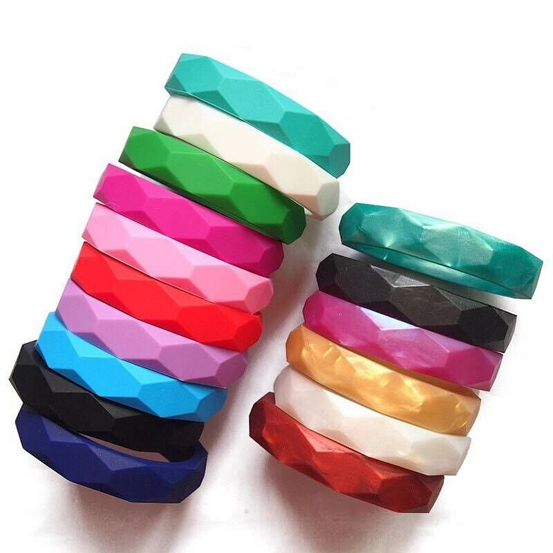 Top Sale High Quality Mixed Color Custom Fashion Hand Silicone Heart Bracelet Bangle