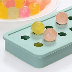 Christmas flexible Silicone pellet ice cube tray with lid