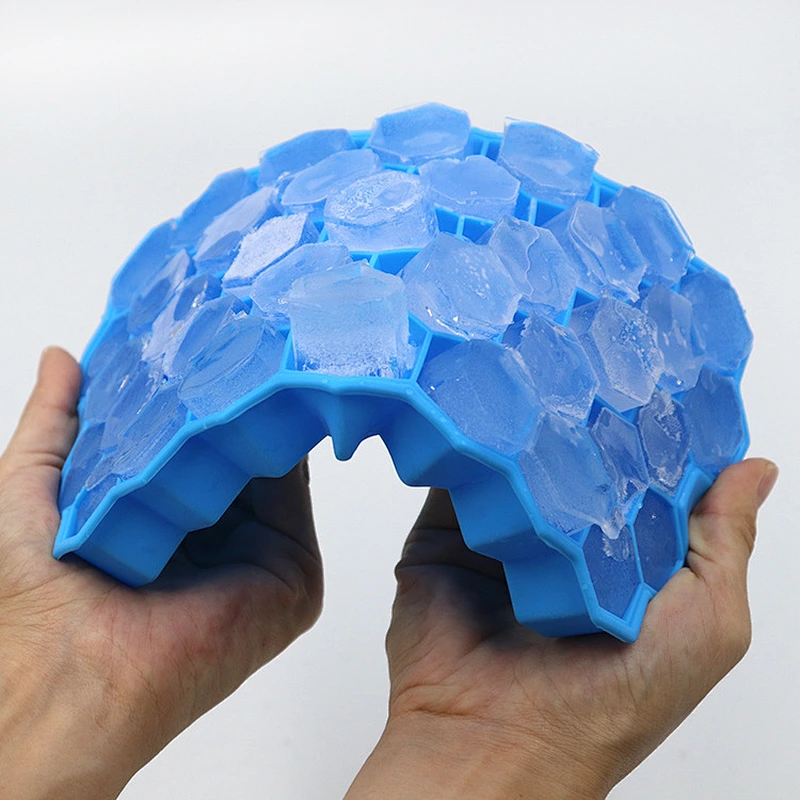 Pile up Honeycomb Silicone Ice Cube Maker Trays Crystal Clear Ice Cube Tray with Lid 37 pcs Ice Pallets Box