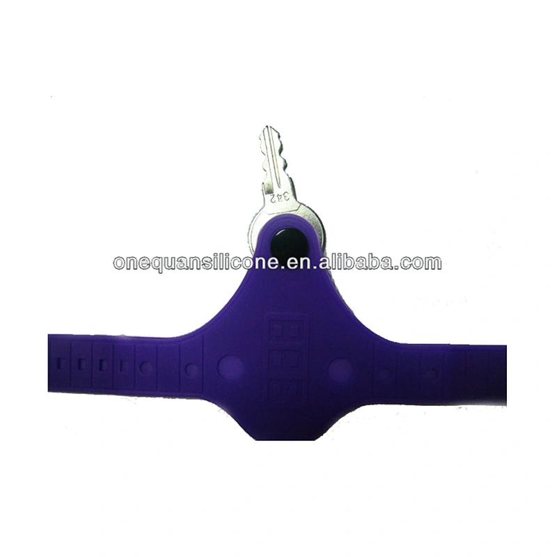 Wholesale silicone key holder bracelet rubber bracelet key holder for gifts