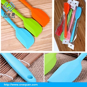Innovation cute useful silicone shovel holder for cooking