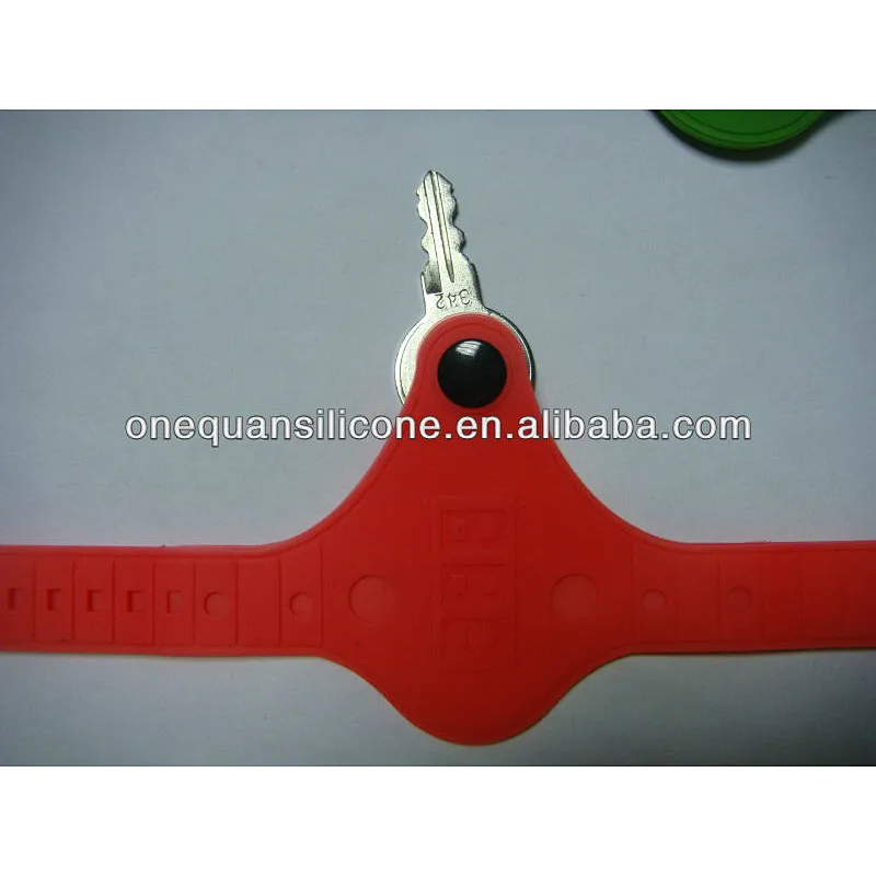 Wholesale silicone key holder bracelet rubber bracelet key holder for gifts