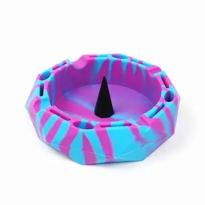 128x128x32 mm Silicone Ashtray Eco-friendly Portable Unbreakable Luxury Outdoor Man Ashtray