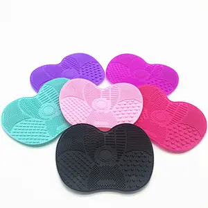 2020 Portable Cosmetic Brush Cleaning Mat Silicone Brush Makeup Cleaner
