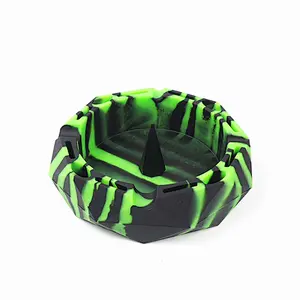 128x128x32 mm Silicone Ashtray Eco-friendly Portable Unbreakable Luxury Outdoor Man Ashtray