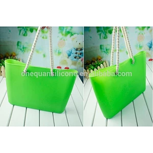 2019 factory wholesale best promotional class bags for women waterproof silicon beach bag with rope handle