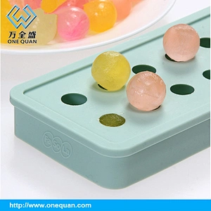 Christmas flexible Silicone pellet ice cube tray with lid