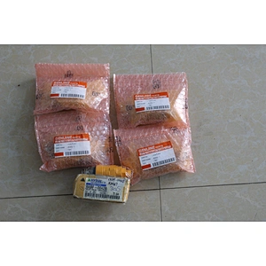 Excavator spare part control valve XKBF-00428 XKBF-00486 XKBF-00895 main valve for  R305LC-7