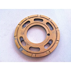 Belparts excavator high quality hydraulic part SK200-6 DH258 M4V150 valve plate swing motor part M4V150 valve plate