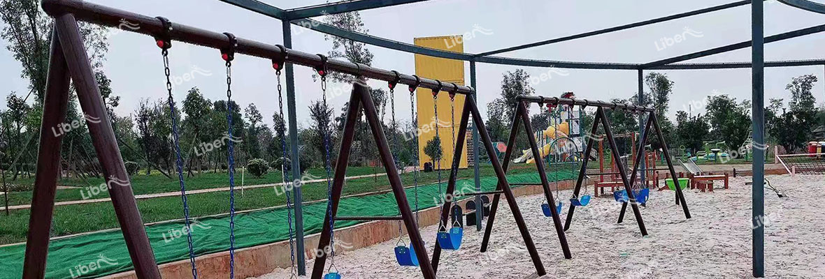 outdoor swing sets for kids