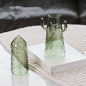 Hand-blown Cactus Glass Vase with Color For Flowers And Home Decoration