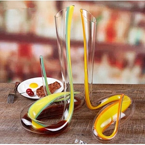 Creative special-shaped crystal glass serpentine luxury wine decanter