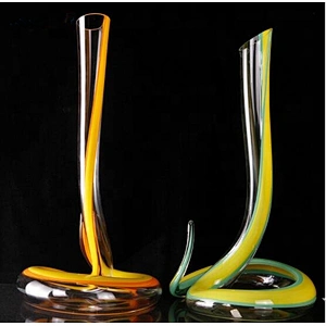 Creative special-shaped crystal glass serpentine luxury wine decanter