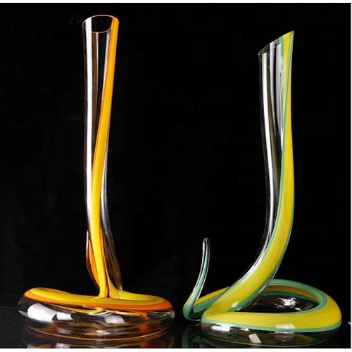 Creative special-shaped crystal glass serpentine luxury wine decanter