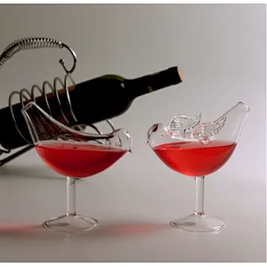 Creative bird-shaped glass goblet for wine